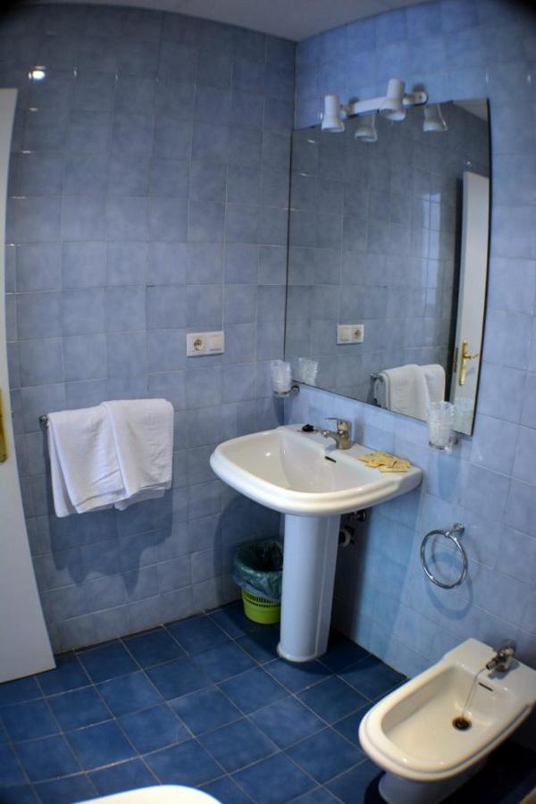Hostal La Canada Ruidera Ossa de Montiel Bagian luar foto